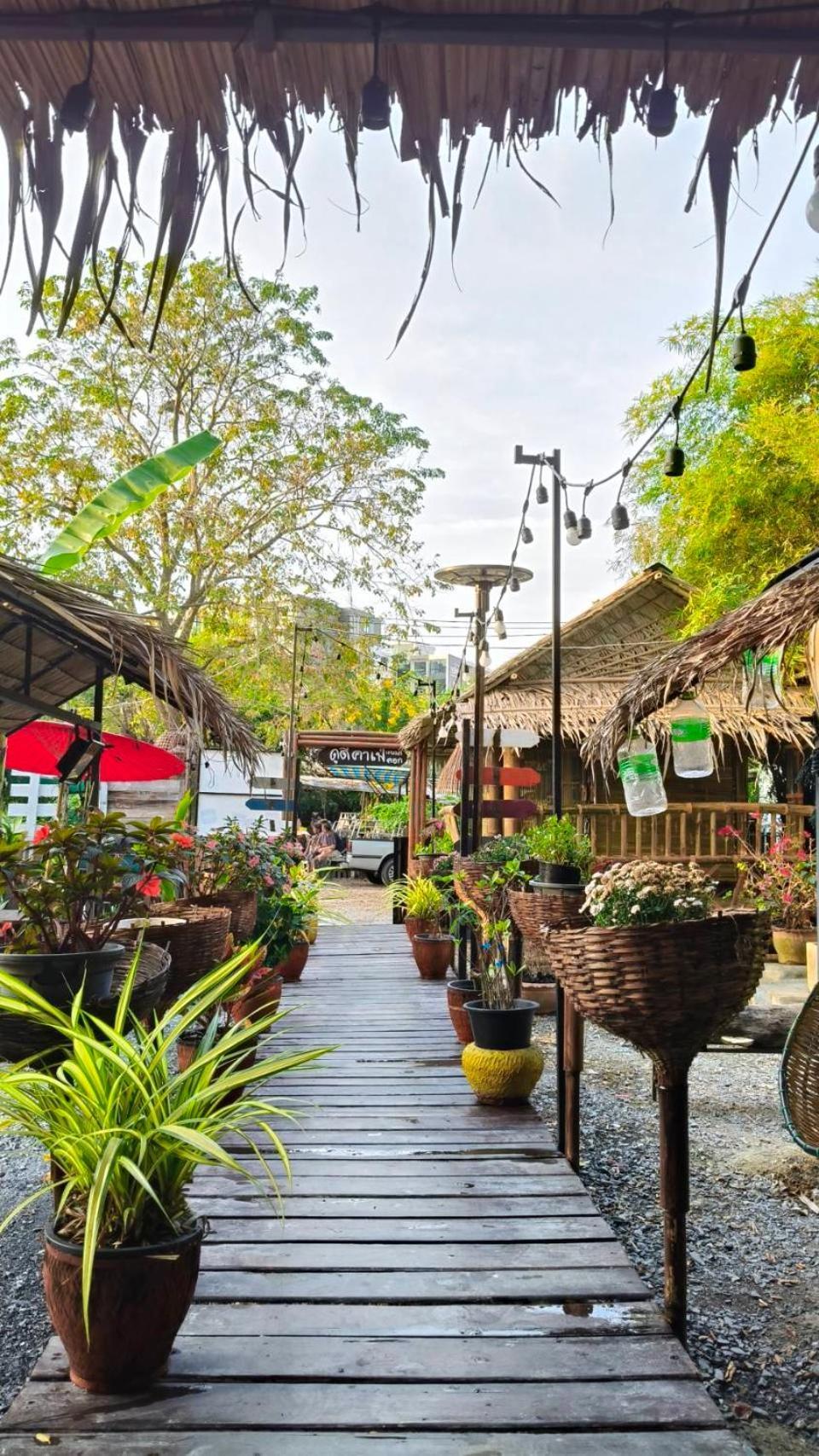 Do Dee Cafe Bangkok Hostel Exterior foto
