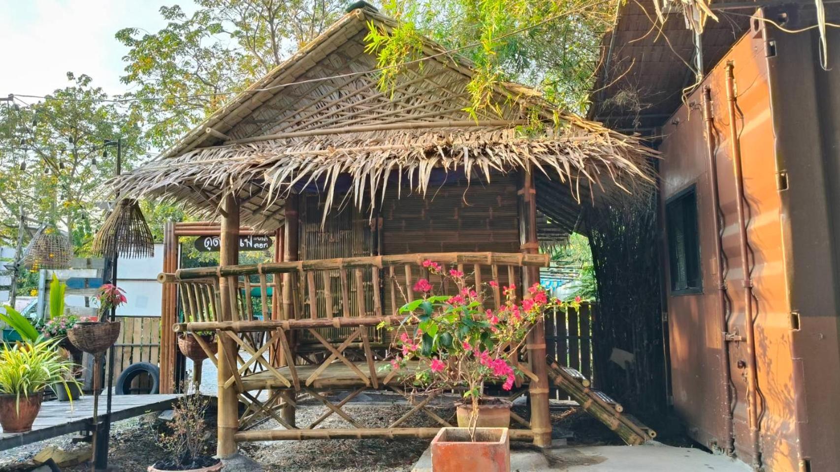Do Dee Cafe Bangkok Hostel Exterior foto