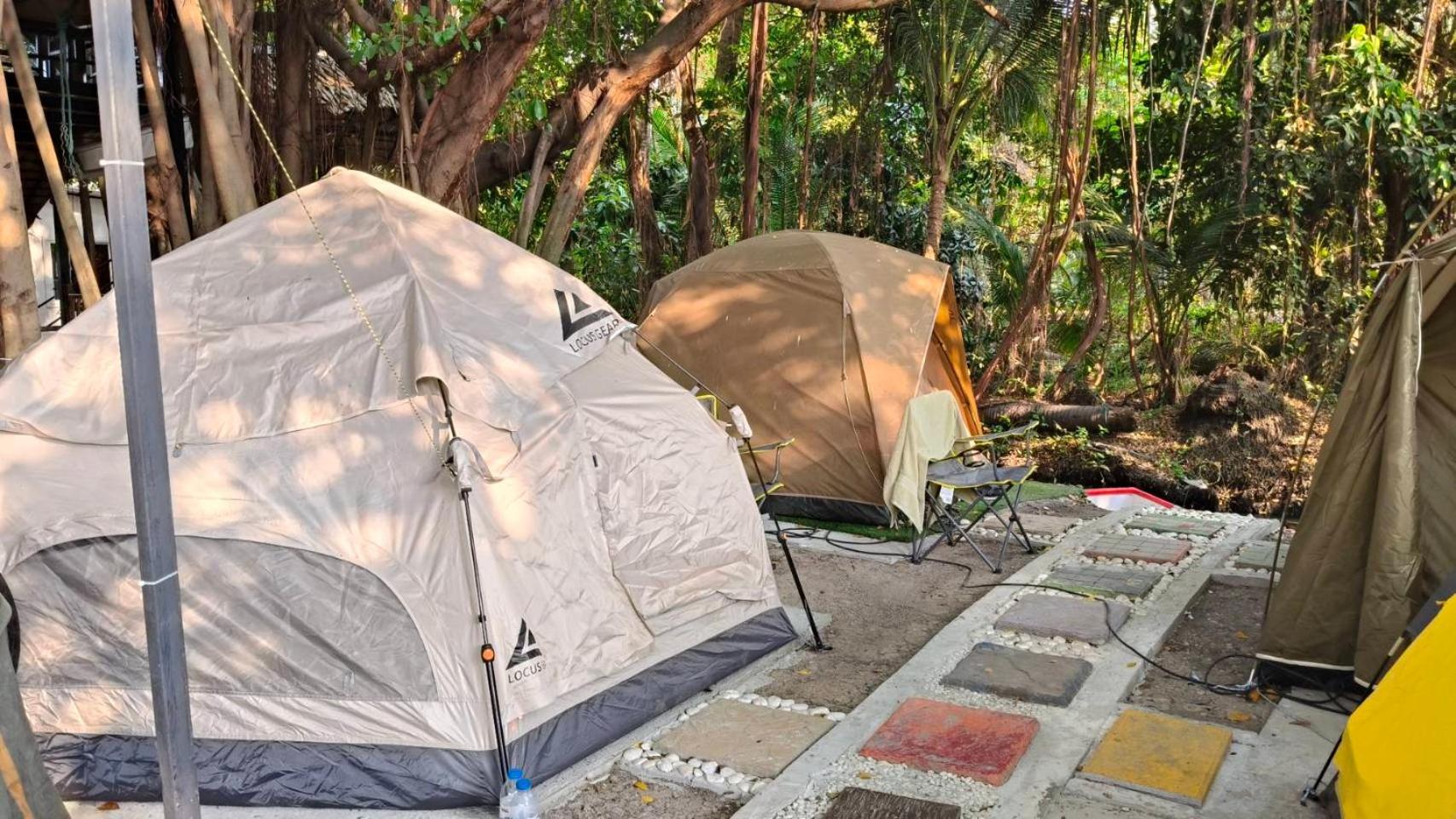 Do Dee Cafe Bangkok Hostel Exterior foto